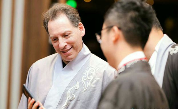 現場翻譯英語陪同翻譯一天要多少錢？